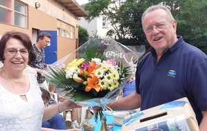 Jean-Marc Campagne avec Nadine, responsable communication du club, lors de son pot de mariage le 3 juin 2025